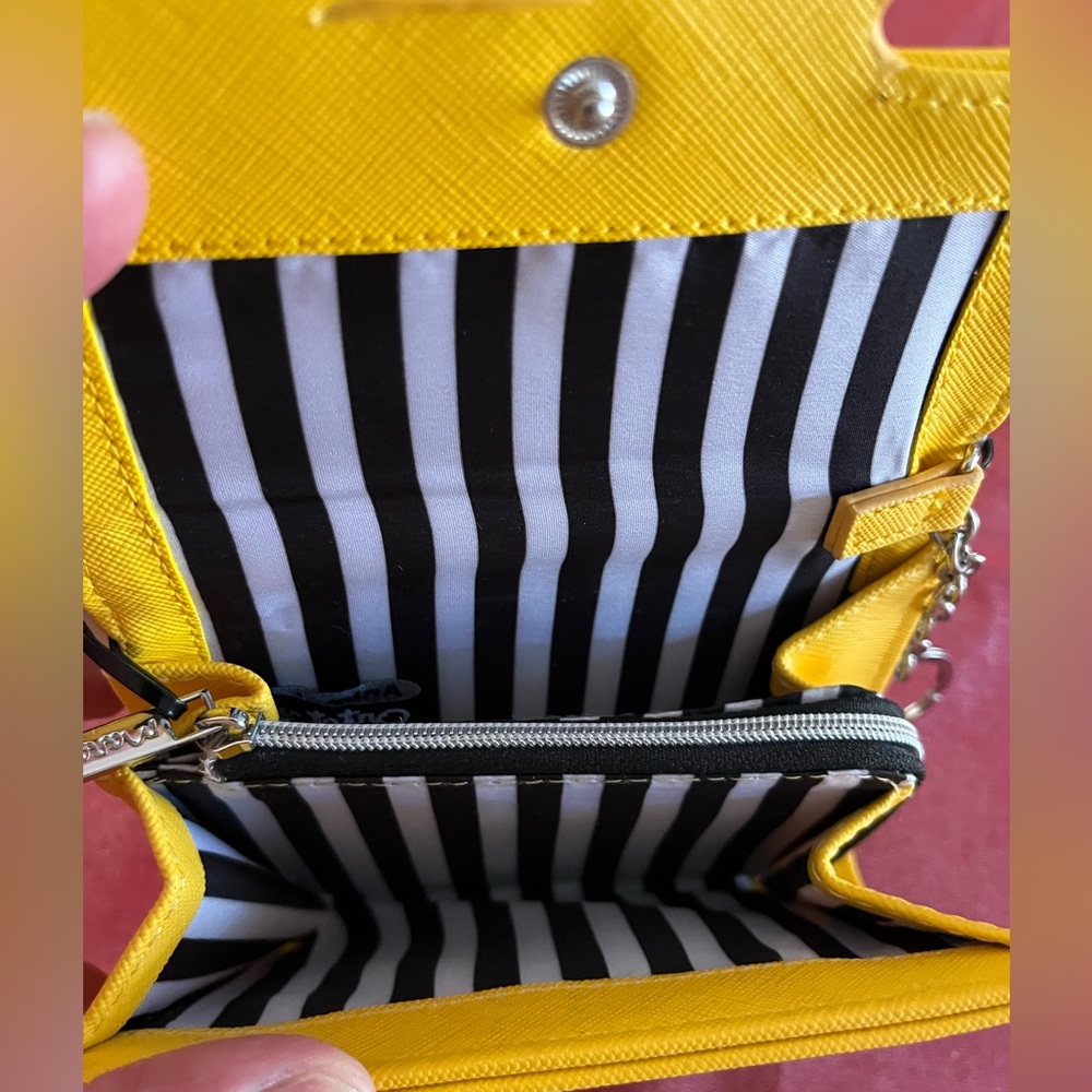 Wallet - Picture 2 of 5